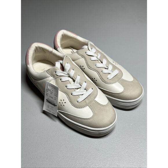 J Crew Crewcuts Girls' Perforated Flower Sneakers Kids 4 Neutral Blush Lace Up - Picture 1 of 9
